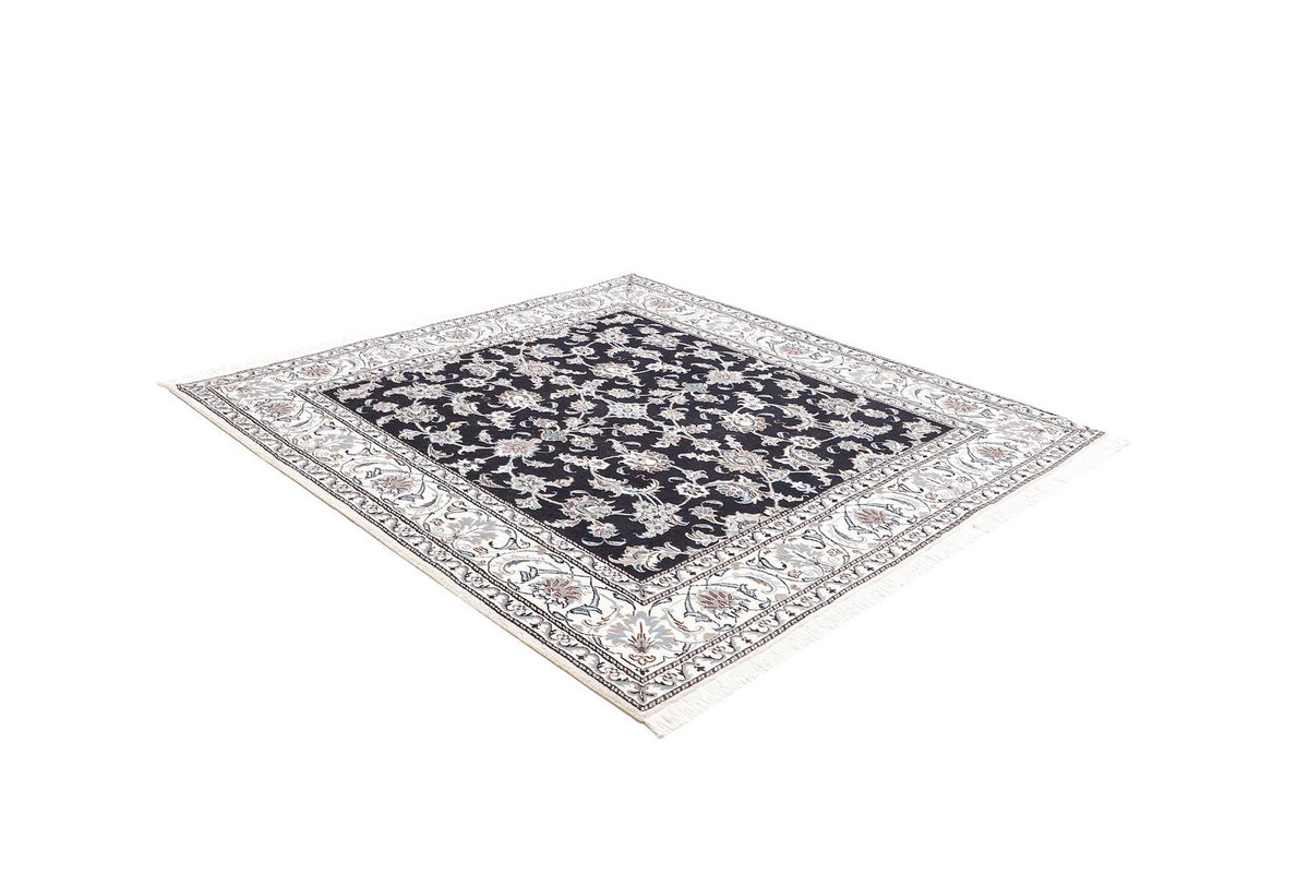 Tappeto Nain 207 X 195 Cm