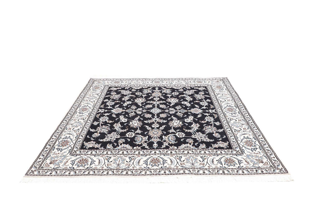 Tappeto Nain 207 X 195 Cm